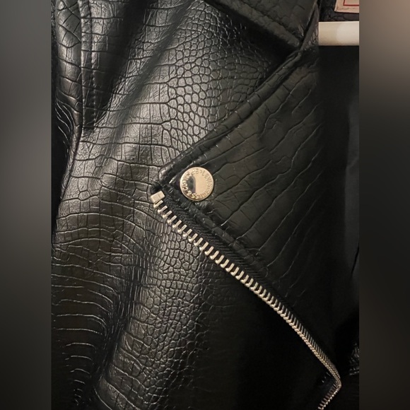 Brand new Levi’s leather jacket - Picture 3 of 14